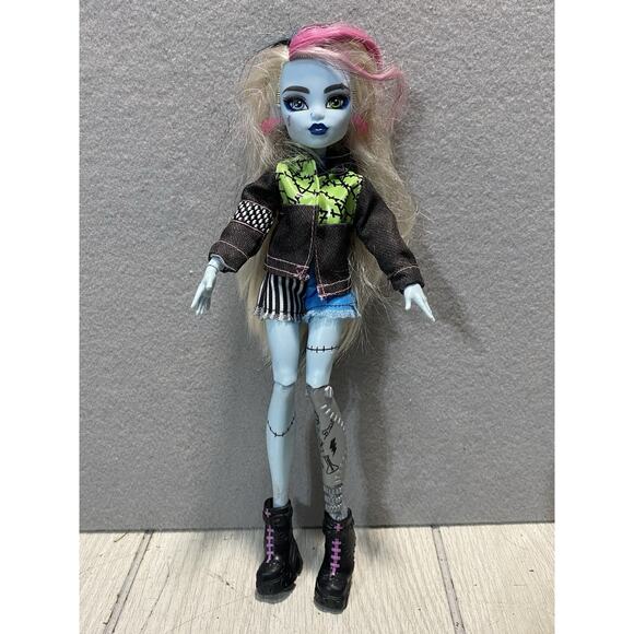 Monster High G3 Frankie Stein Core Refresh Fashion Doll - Picture 1 of 3